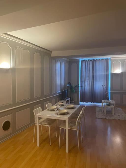Ferienwohnung « Au Coeur De Dole » Exterior foto